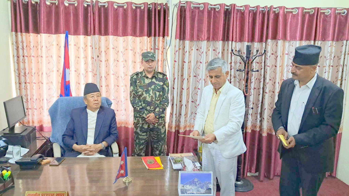 प्रदेश प्रमुखलाई मुख्यमन्त्रीको जानकारी पत्र स् संविधान अनुसार नयाँ सरकार गठन हुन सक्दैन