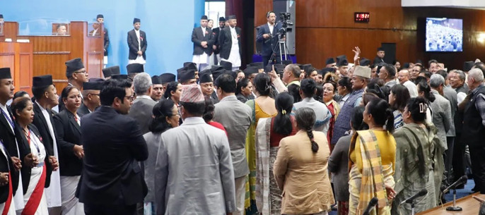 कांग्रेसले नाराबाजीका साथ गर्‍यो संसद् अवरुद्ध