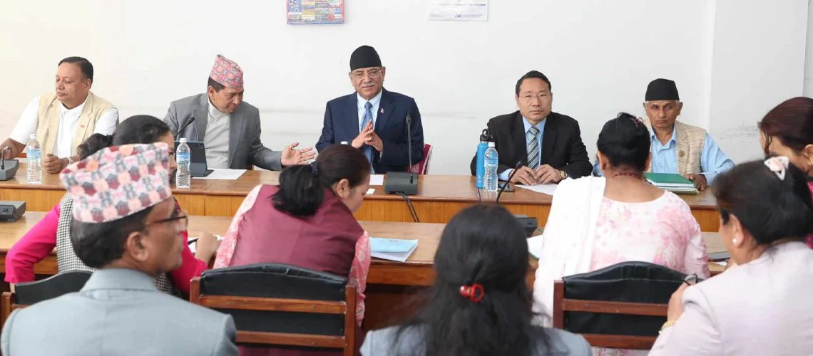 बजेटको ‘डिफेन्स’ गर्न सांसदहरूलाई प्रचण्डको निर्देशन