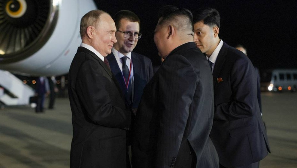 रुसी राष्ट्रपति पुटिन उत्तर कोरियामा, नेता किमद्वारा स्वागत