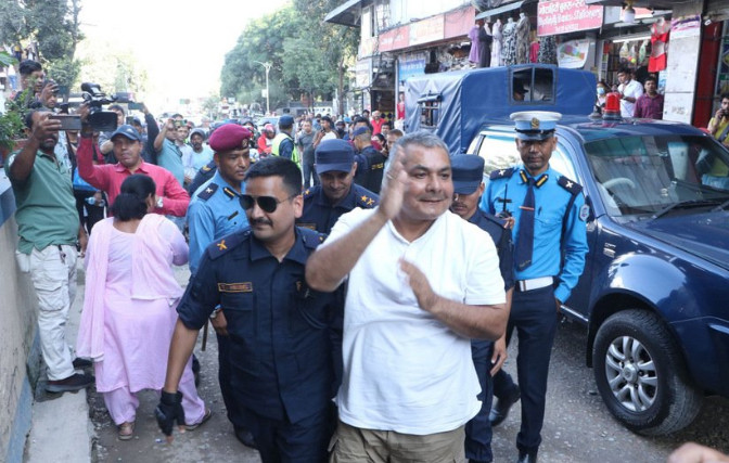 दुर्गा प्रसाईंले भने– एक थोपो रगत हुँदासम्म केपी ओलीसँग लड्छु