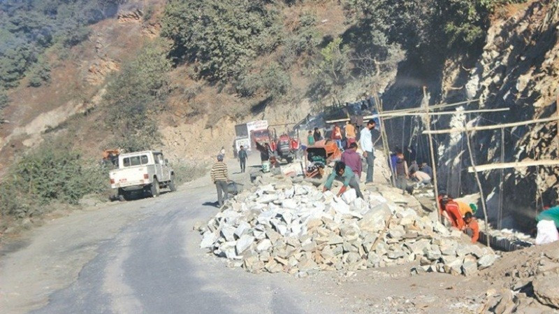 मालढुङ्गा–बेनी सडक आजदेखि दैनिक ६ घण्टा बन्द