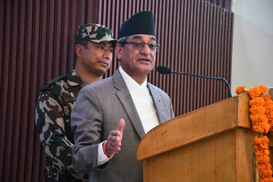 शान्ति सुरक्षाका साथै अनुशासन कायम गराउन आवश्यक छः गृहमन्त्री लेखक