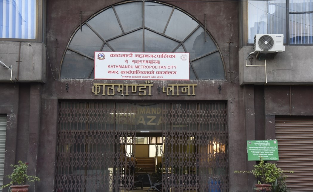 खुला रूपमा फोहोर मैला बाले बालेनले कारबाही गर्ने