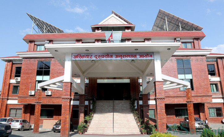 बीमा प्राधिकरणका अध्यक्ष सिलवालविरुद्ध भ्रष्ट्राचार मुद्दा