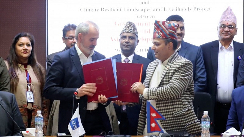 नेपाल र एडीबीबीच दुई वटा परियोजनाका लागि २१ अर्ब २३ करोड रुपैयाँको सहयोग सम्झौता