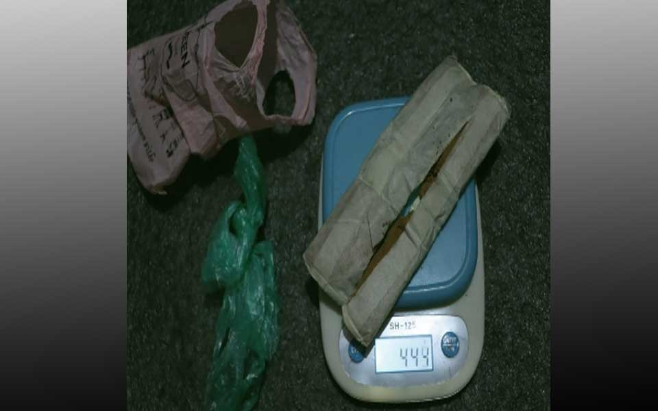 Gold-Smugling-Senitary-Pad.jpg