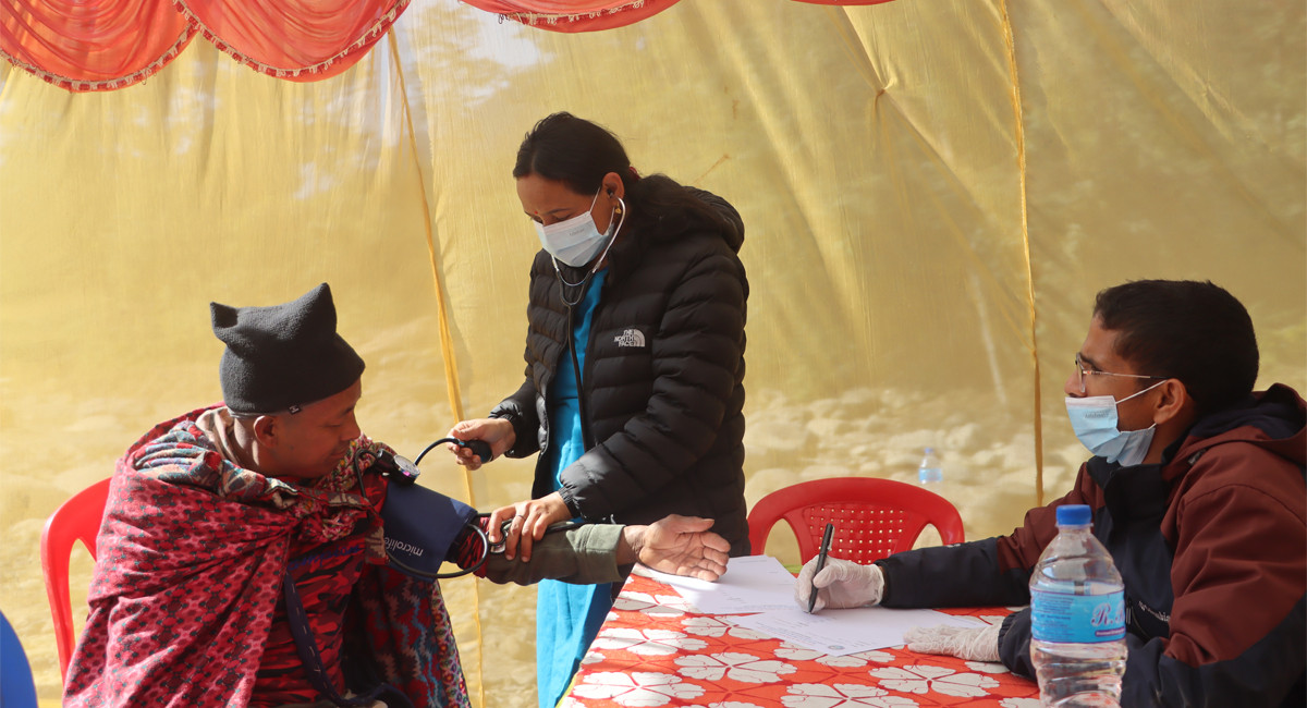 नबिल बैंकद्वारा राउटे समुदायमा निःशुल्क स्वास्थ्य परीक्षण