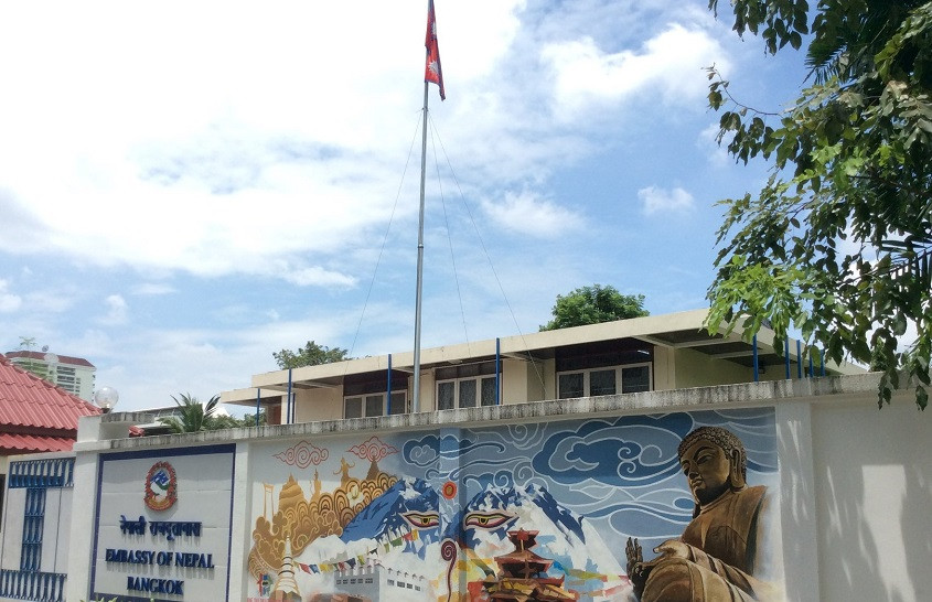 लाओसको गोल्डन ट्रयांगलबाट भागेर थाइल्यान्ड छिरेका एक जना नेपालीकाे उद्धार
