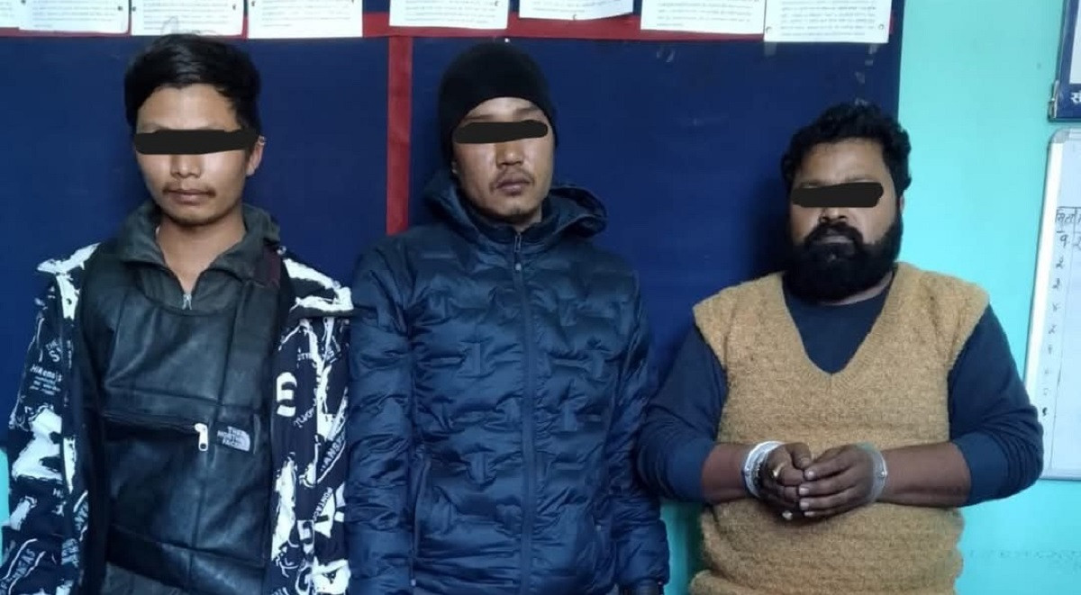 नागढुंगाबाट ब्राउनसुगरसहित तीन जना पक्राउ