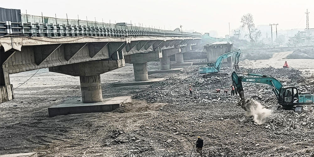 पूर्वपश्चिम लोकमार्ग स्तरोन्नति : तीन दर्जन पुल बन्ने
