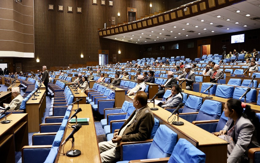 मन्त्री उपस्थित नभएपछि संसद् बैठक स्थगित