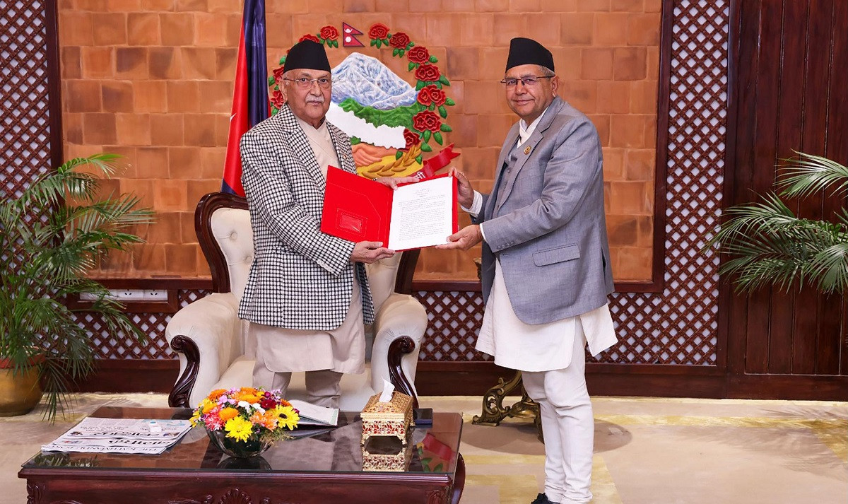 प्रधानमन्त्रीसमक्ष अन्तर–व्यवस्थापिका मञ्चको घोषणापत्र हस्तान्तरण