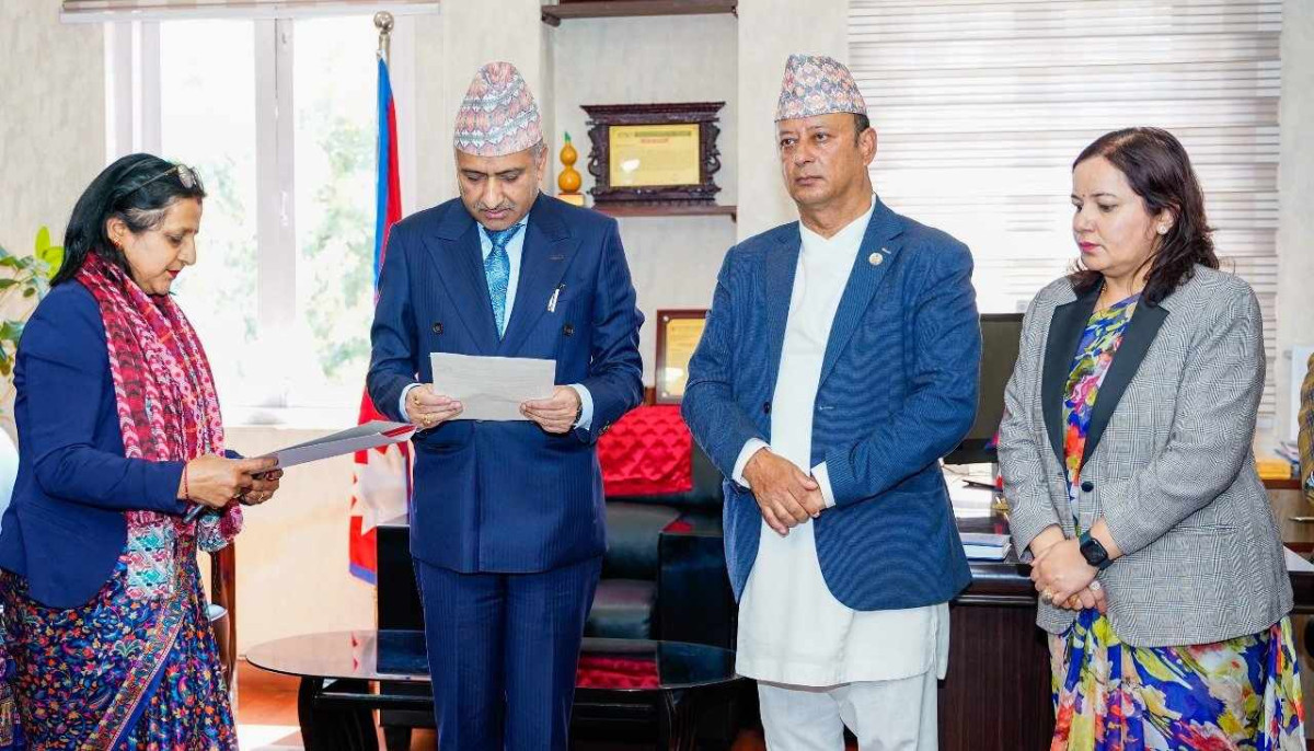 विद्युत् नियमन आयोग सदस्यले लिए शपथ