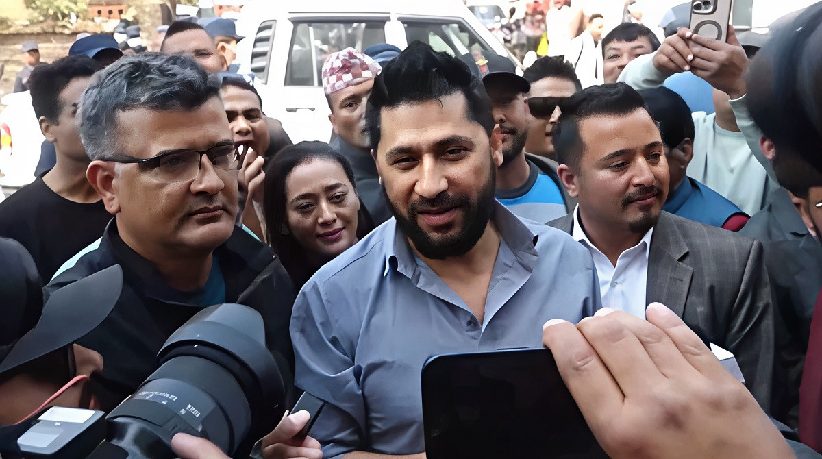 उच्च अदालत पुगेर लामिछानेले भने– सरकारको लाज छोपिदिन विभिन्न जिल्ला अदालत पुगिरहेको छु