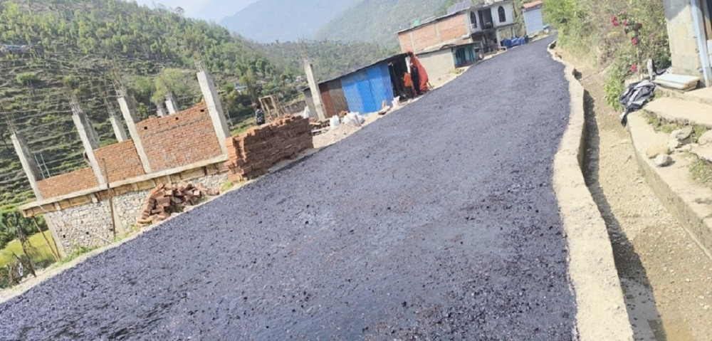ट्याक खुलेको १९ वर्षपछि सुदला–मान्द्रेढुङ्गा सडक कालोपत्र सुरु