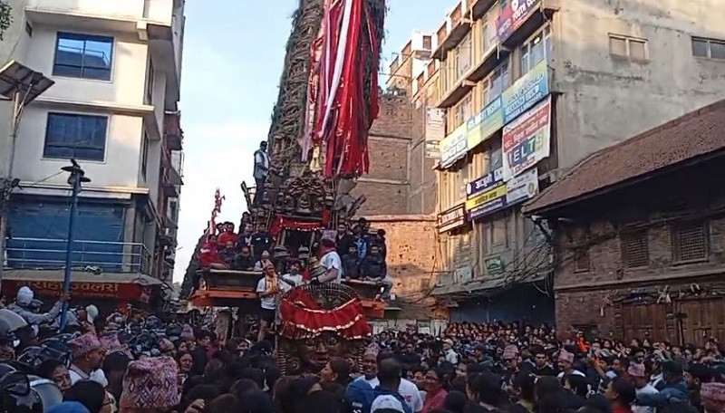 महिलाहरुले मात्रै ताने रातो मच्छिन्द्रनाथको रथ