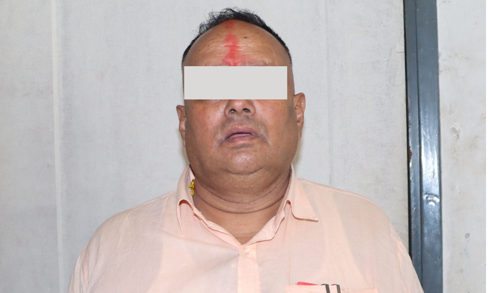गृह मन्त्रालयको कर्मचारी भन्दै धम्काउने पक्राउ