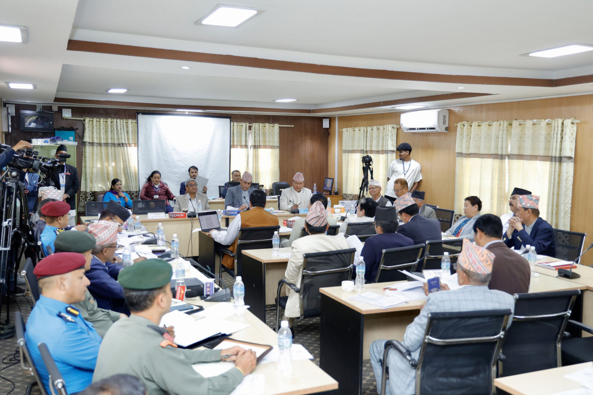 प्रहरी सेवाका कार्यालय सहयोगीदेखि हवलदारसम्मलाई आधारभूत तह भनौँ : गृहमन्त्री लेखक