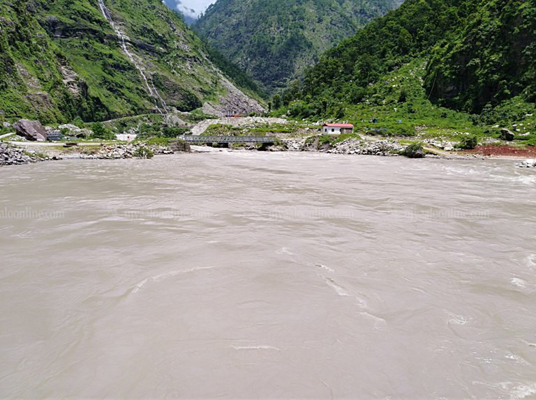 त्रिशूली नदी किनारमा सावधानी अपनाउन धादिङ प्रशासनको आग्रह