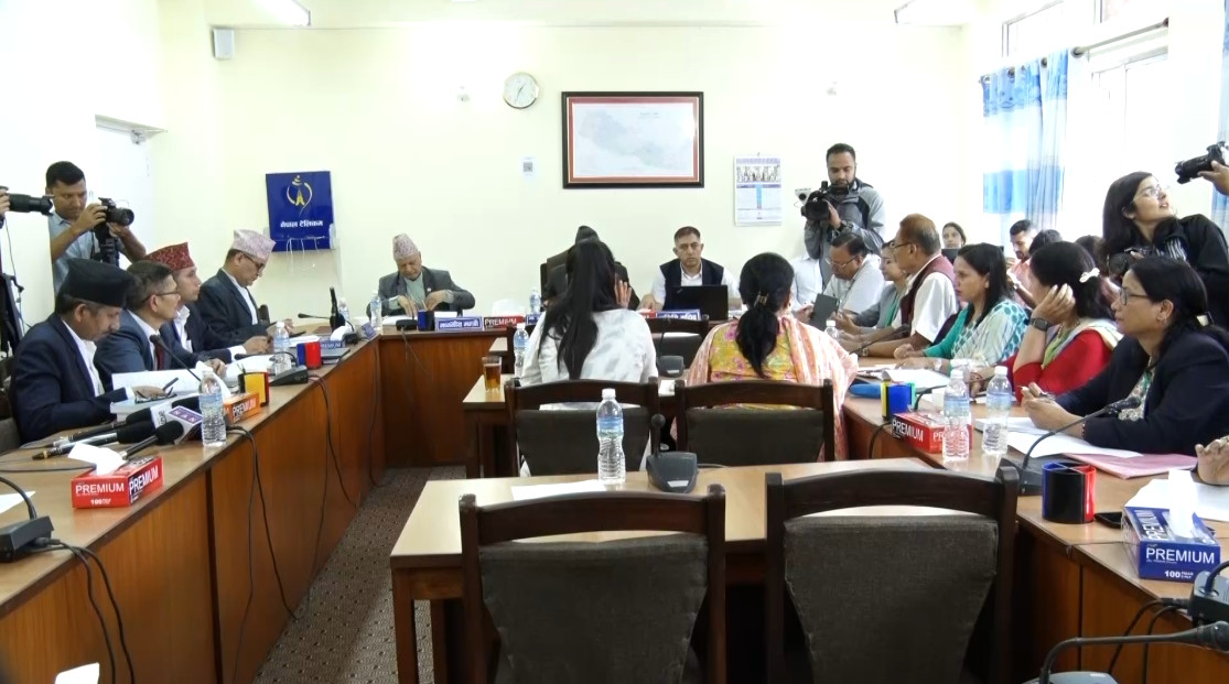 शिक्षकको कार्यसम्पादन मूल्याङ्कन औसत ९० बाट ८० प्रतिशतमा झार्ने प्रस्ताव शिक्षा समितिबाट पारित