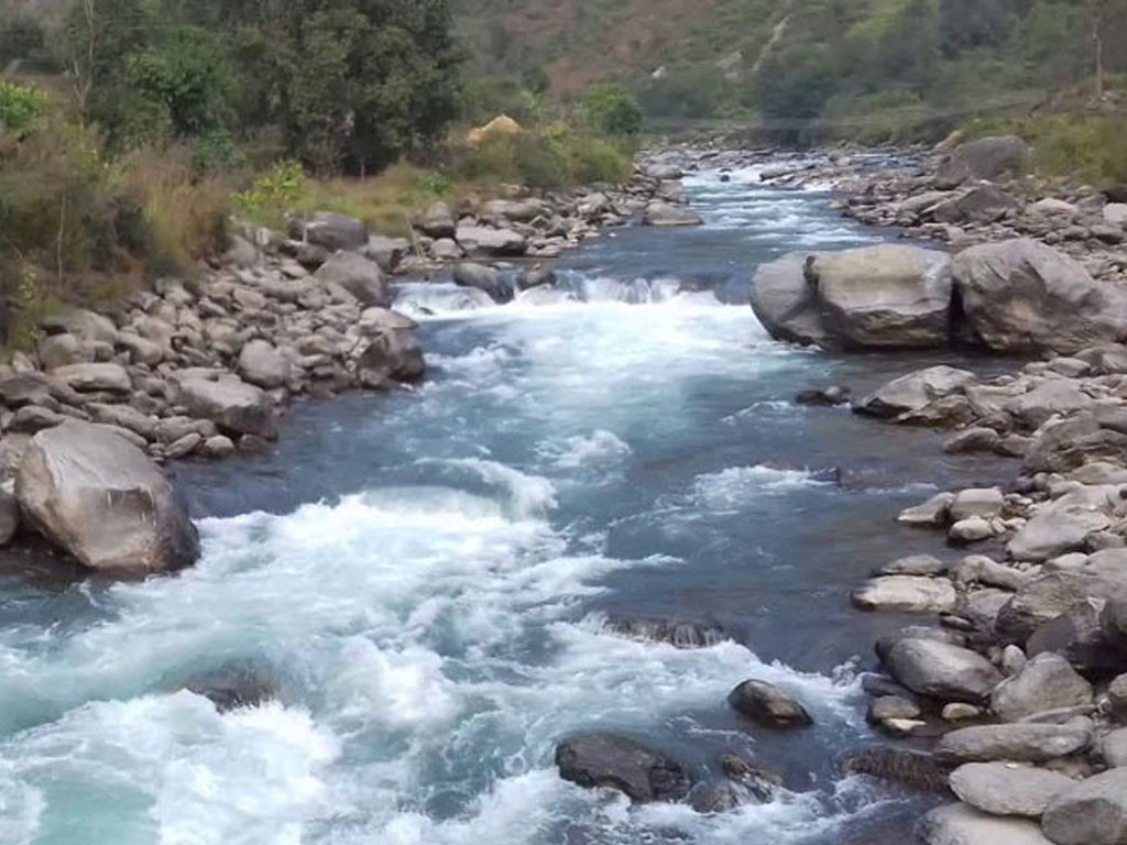 फड्के तर्ने क्रममा खोलामा खसेर दुई वर्षीया बालिकाको मृत्यु