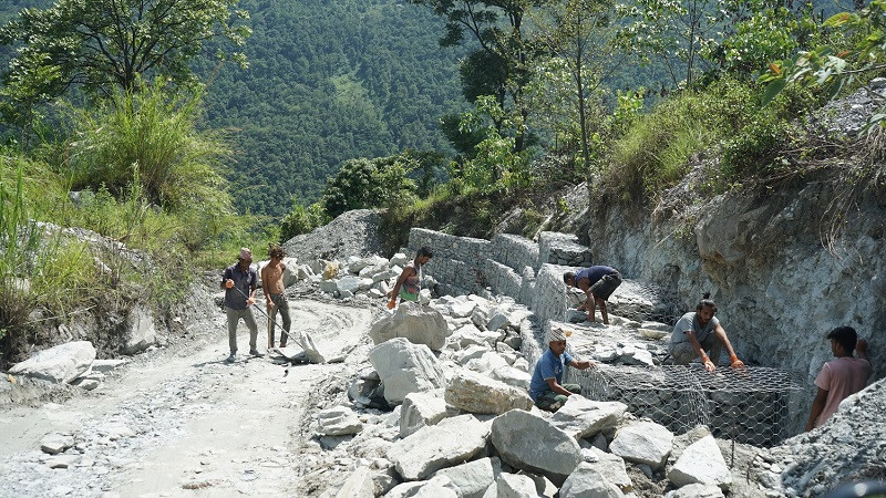 पाँच जलविद्युत् आयोजनाको संयुक्त सहयोगमा रघुगङ्गाका सडक स्तरोन्नति