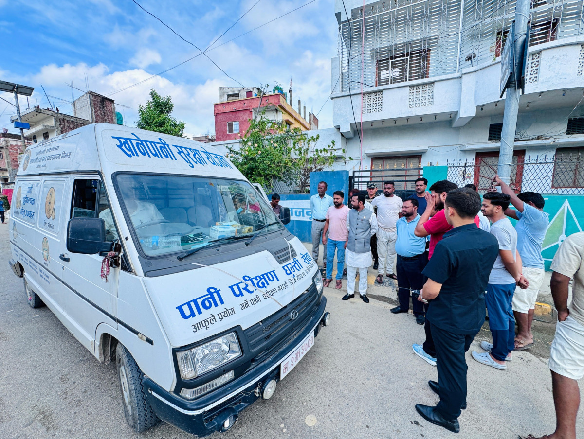 pani parikshn van.jpg