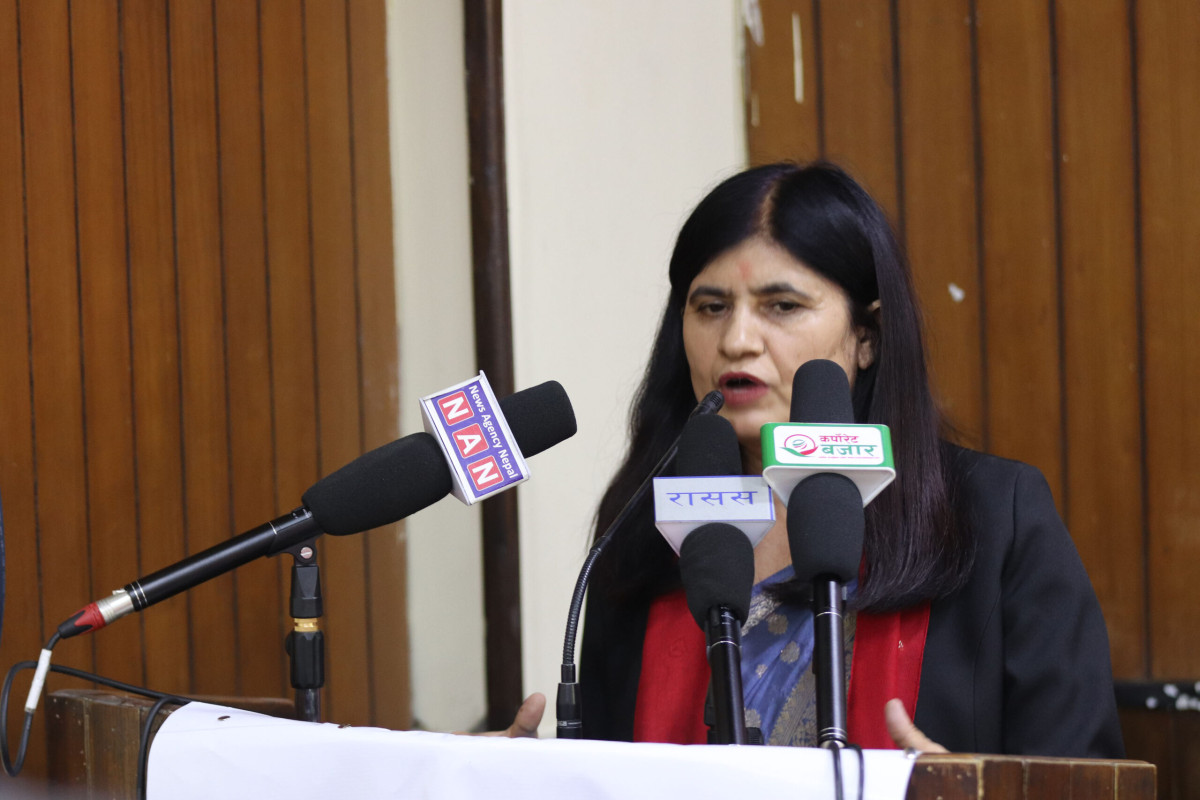 प्रभावकारी सेवा प्रवाहमा मन्त्री न्यौपानेको जोड