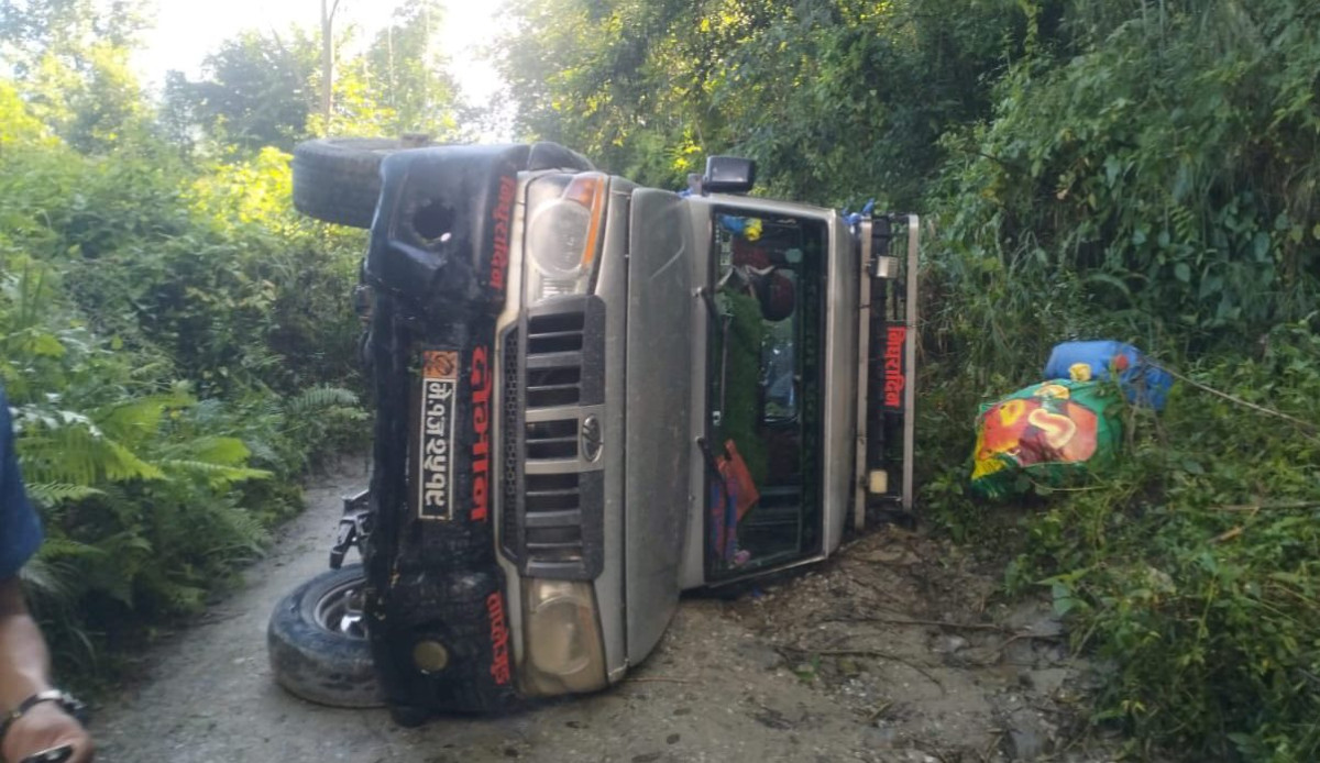 ताप्लेजुङमा जिप दुर्घटना, दुई जना घाइते