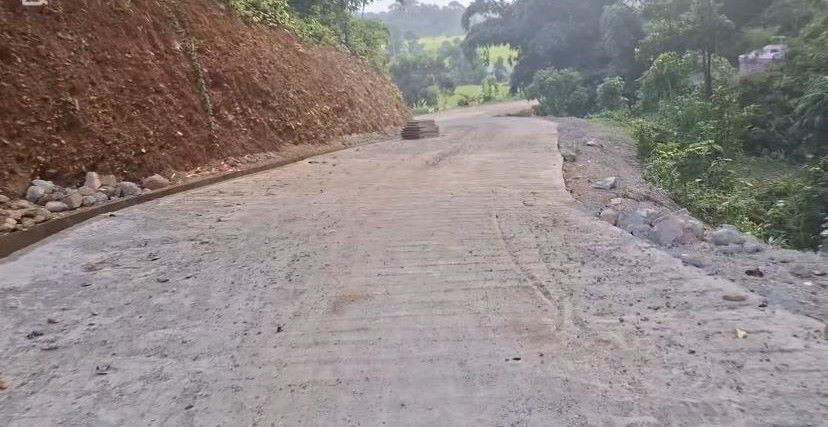 गुणस्तरहीन सडकको पुनः ढलान