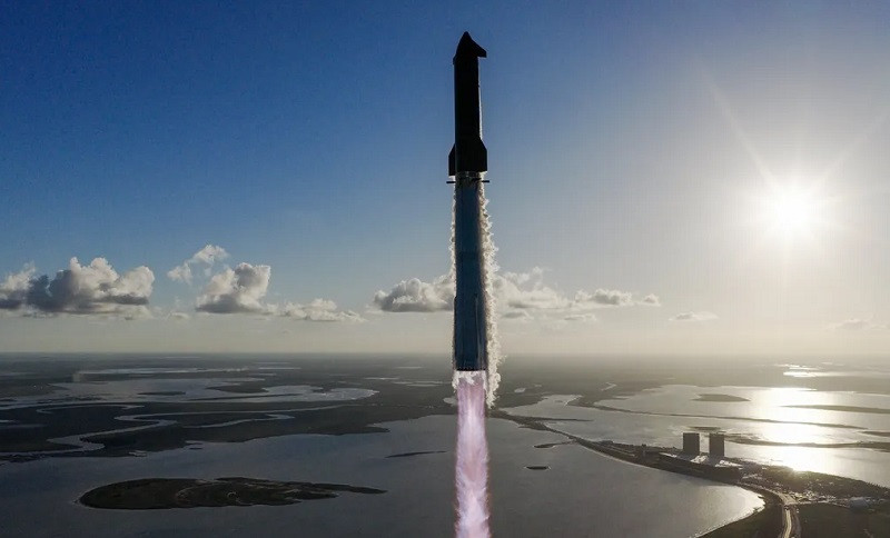 स्पेसएक्सद्वारा विशाल रकेट स्टारशीपको ११औं परीक्षण उडान सफल