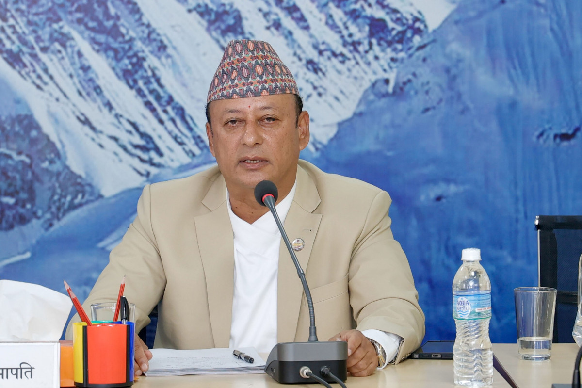 म मात्रै होइन मेरो पार्टीका कोही भाग्दैनन्, सरकारमा बसेका पनि कोही भाग्दैनन् : दीपक खड्का