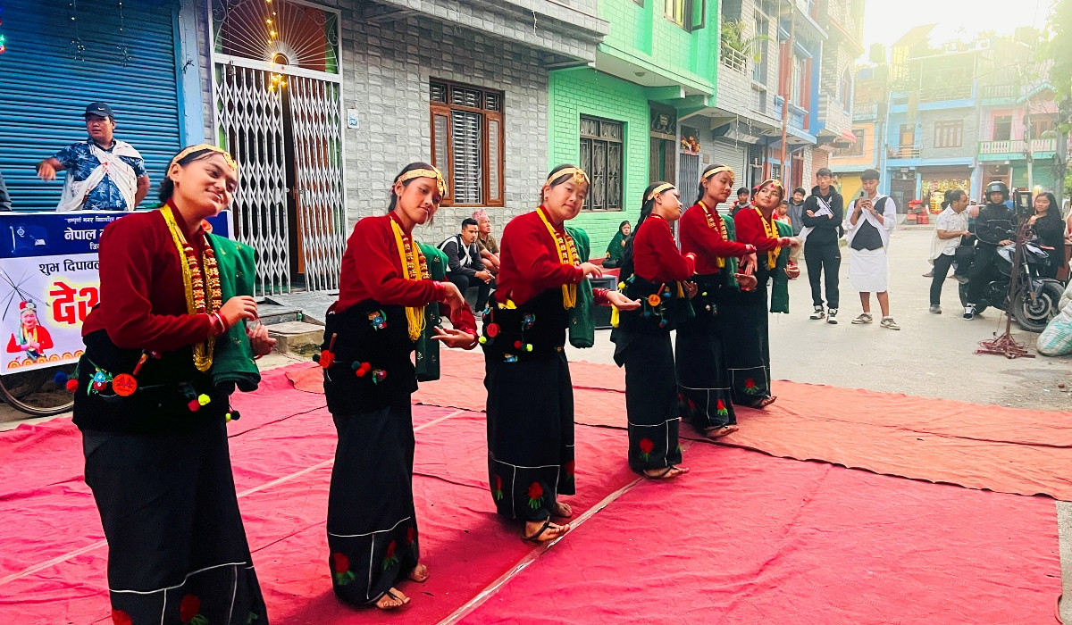 देउसी भैलोमार्फत् मौलिक संस्कृतिको जगेर्ना गर्दै विद्यार्थी