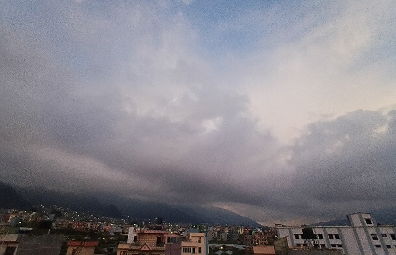 पहाडी क्षेत्रका थोरै ठाउँमा आज हल्का वर्षाको सम्भावना