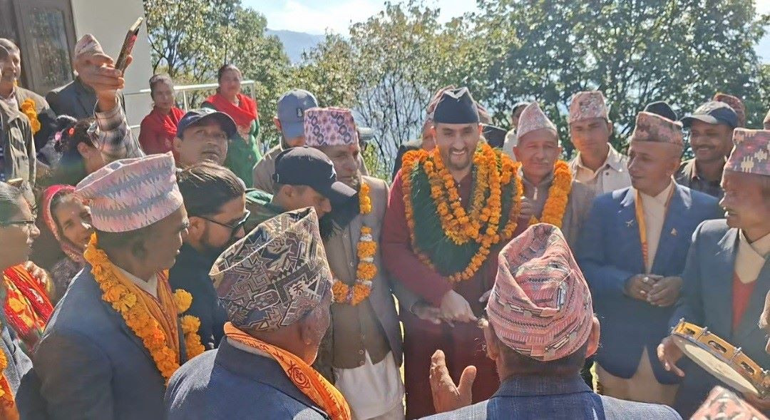 सञ्चारमन्त्री खरेल गृह जिल्लामा