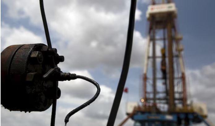 अमेरिकी राष्ट्रपति ट्रम्पले भेनेजुएलाबाट तेल उत्पादन गर्ने विषयमा छलफल गर्दै