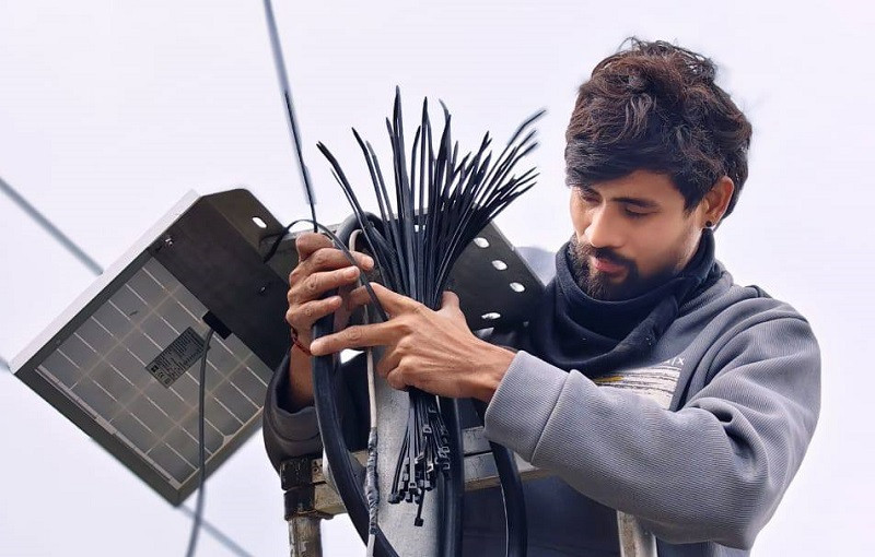 कञ्चनपुरको राधा नदीमा जलस्तर मापन गर्ने ‘रडार लेभल सेन्सर’ जडान