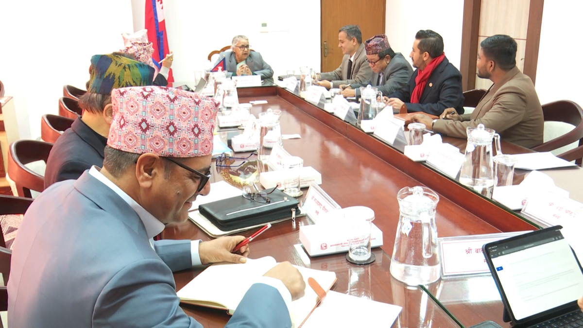 सिंहदरबारमा मन्त्रिपरिषद् बैठक जारी