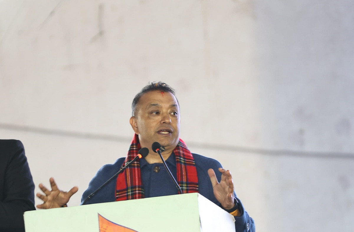 संविधानका थुप्रै कुरा बदल्नुपर्छ : गगन थापा