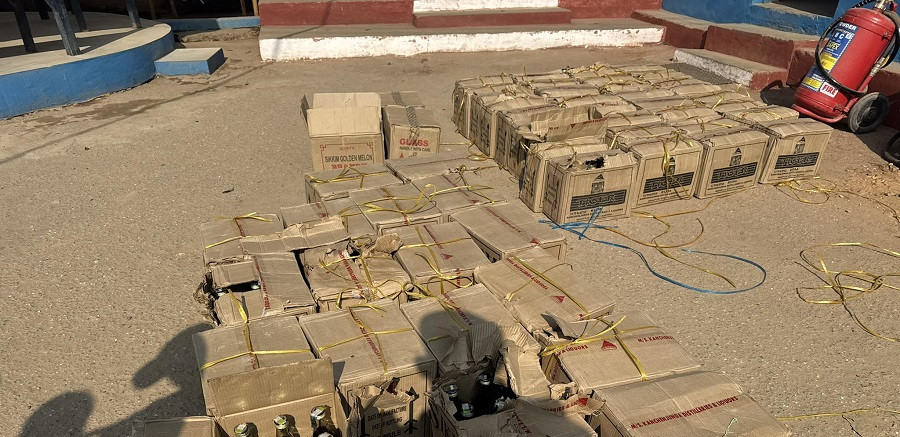 दुई लाख १४ हजार बराबरको अवैध मदिरासहित एक जना पक्राउ