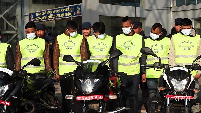 नवयुवा आन्दाेलनमा हिरासतबाट भागेका विनयले बनाएकाे समूहले मध्यरातमा यसरी गर्थ्याे लुटपाट