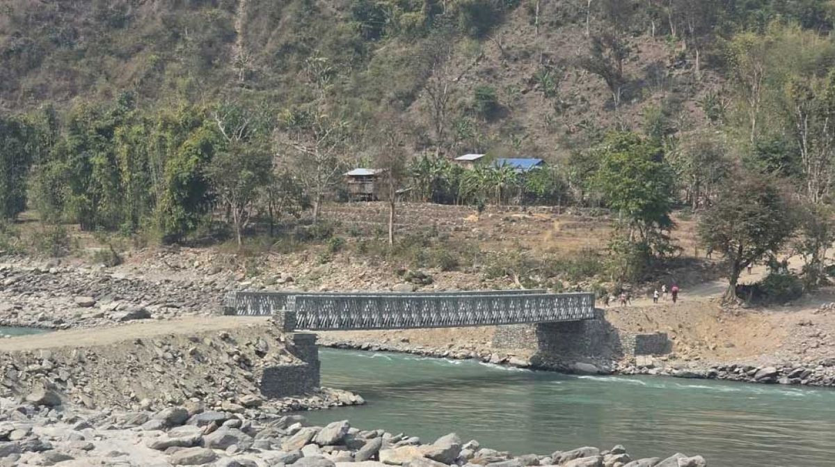 सुनकोशीको बङ्शिलाघाटमा अस्थायी बेलिब्रिज सञ्चालन