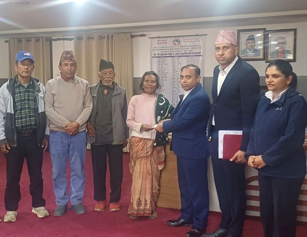 ७२ वर्षको वर्षमा नागरिकता प्राप्त