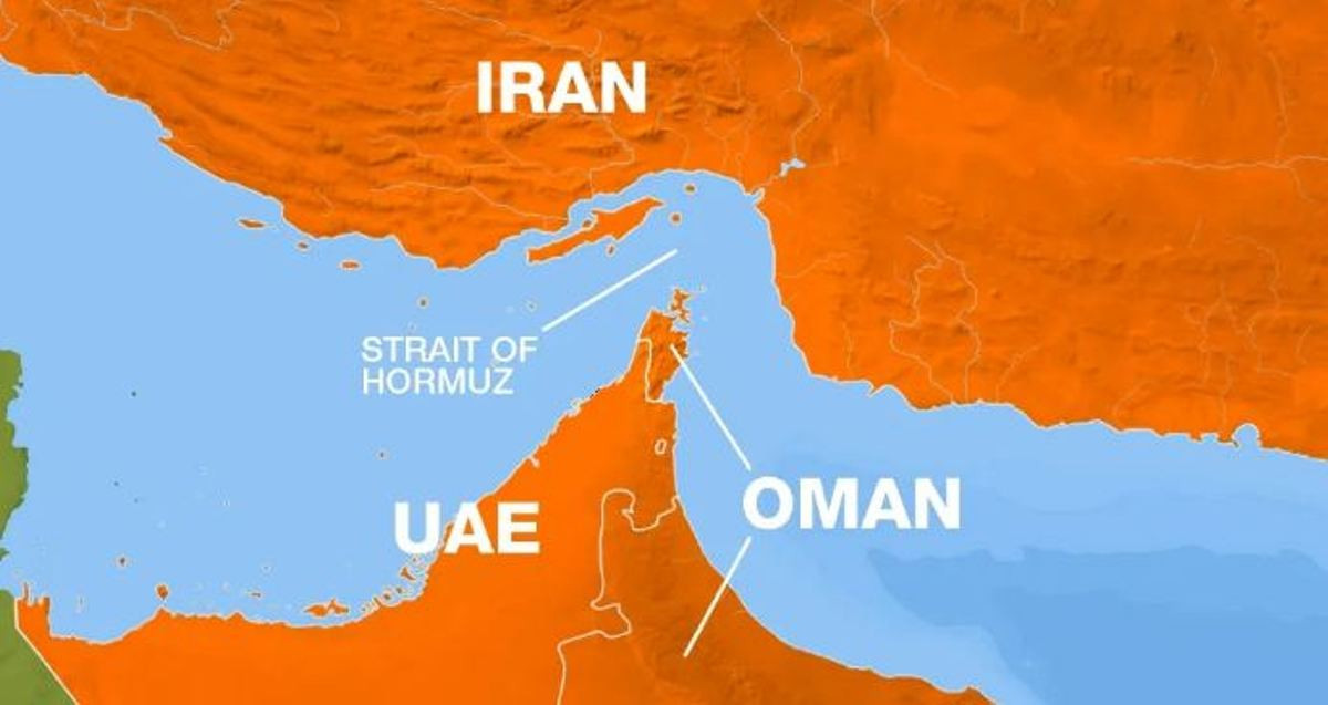 स्ट्रेट अफ हर्मुजमा पलाउको ध्वजावाहक जहाजमाथि हमला, चार घाइते