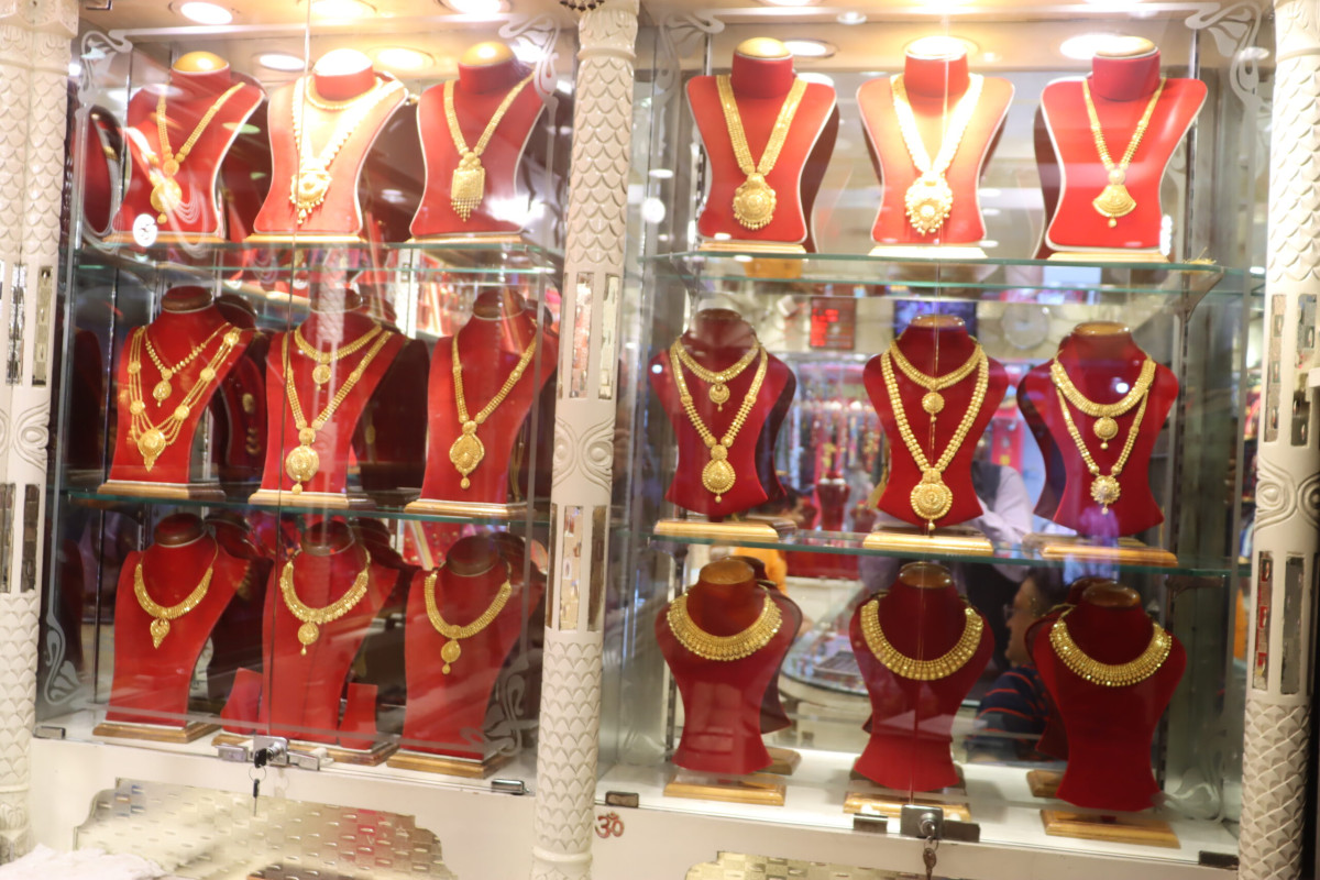 सुन र चाँदी दुवैको मूल्य घट्यो