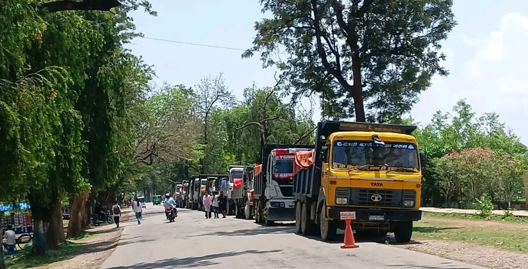 भेरी नदीमाथि ‘डोजर आतंक’, नदीको बहाव नै मोडिने खतरा