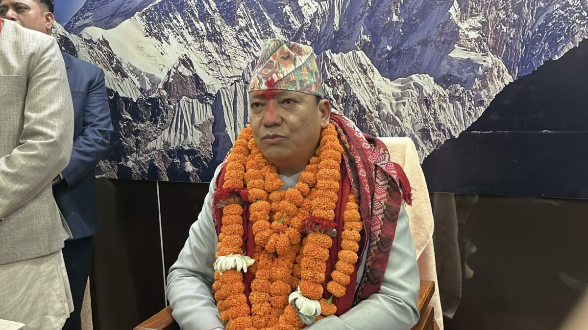 मुख्यमन्त्री थापाका पक्षमा मतदान नगर्न कांग्रेसको ‘ह्विप’