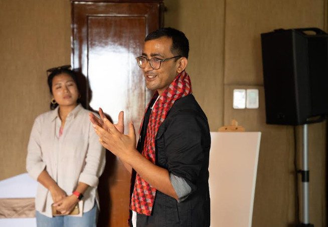 ‘एलिफेन्ट्स इन द फग’का निर्मातालाई प्रश्न– यो तेस्रोलिंगीहरूको कथाको सिनेमा हो ?
