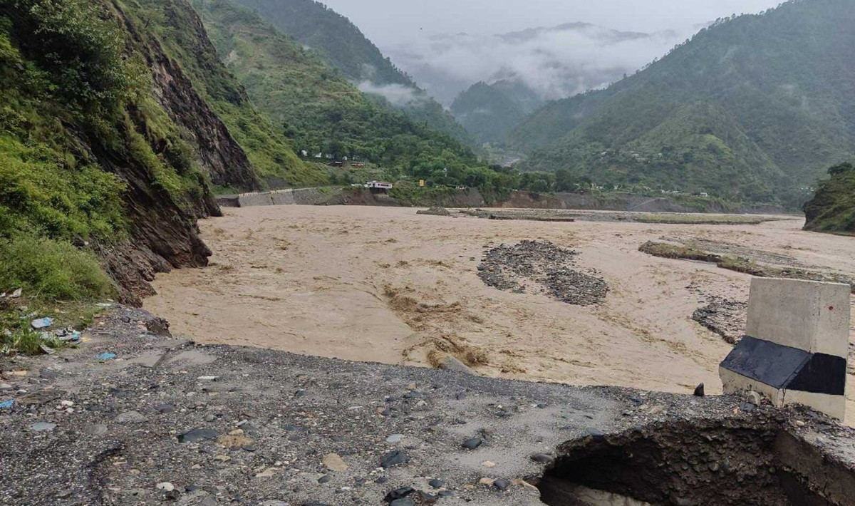 पृथ्वीराजमार्गसहित मुलुकका १२ बढी सडक अवरुद्ध